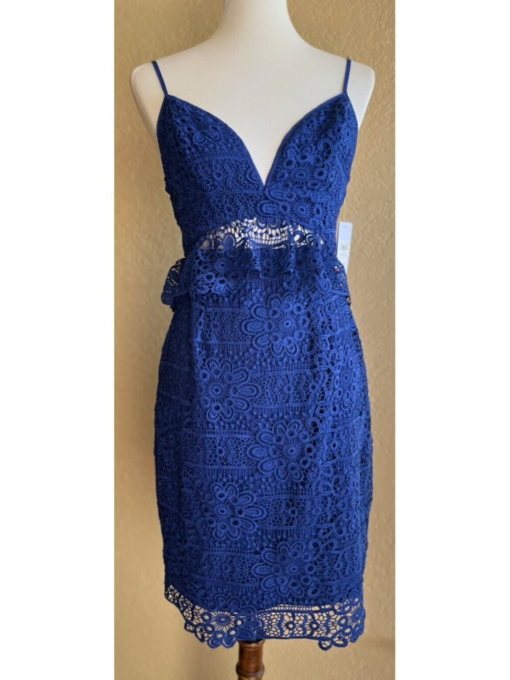 Guess Blue Lace Cutout Dress Size 6 Strappy Sheath Cocktail Party - Picture 9 of 9